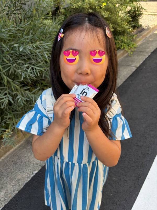 子どもは食べてくれる？ 持ち運びやすさは？ 夏のおでかけにミニゼリーを持っていってみた。親子で徹底レビュー！
