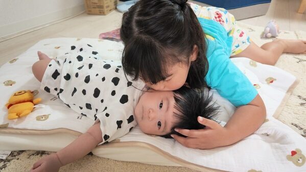 【手ブレなし】走り回る子どもの撮影スマホ以上にキレイ！マザーズバッグに入る最小最強カメラの実力