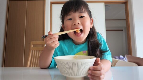 【手ブレなし】走り回る子どもの撮影スマホ以上にキレイ！マザーズバッグに入る最小最強カメラの実力