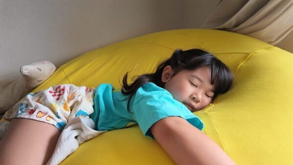 【手ブレなし】走り回る子どもの撮影スマホ以上にキレイ！マザーズバッグに入る最小最強カメラの実力