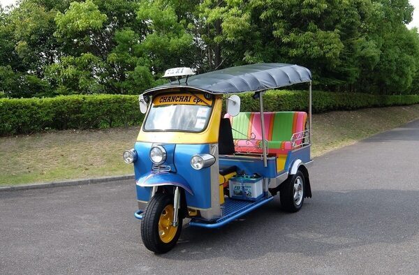 小学生入場無料期間あり「ハンドルを握って消防士気分」——車好きの子どもにとって忘れられない夏の体験