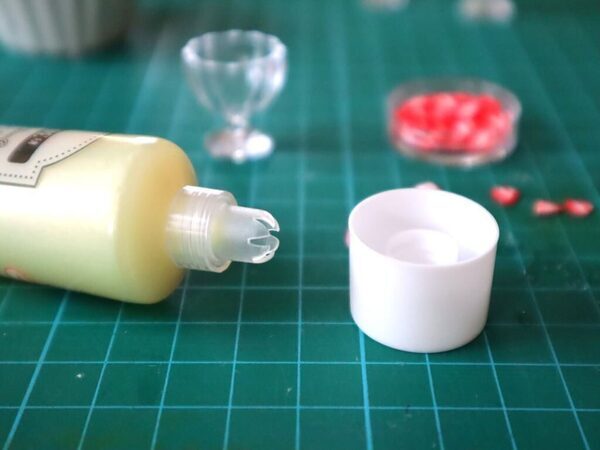 【100均】品切れ続出「ホイップクリームのり」使い方のコツは？縮む対策＆映えアレンジ4選