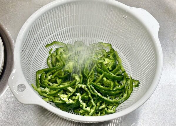 この組み合わせ、劇的にうまい…「ピーマン×ちくわ」の副菜レシピ【レンチンのみ】
