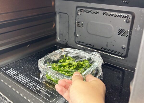 この組み合わせ、劇的にうまい…「ピーマン×ちくわ」の副菜レシピ【レンチンのみ】