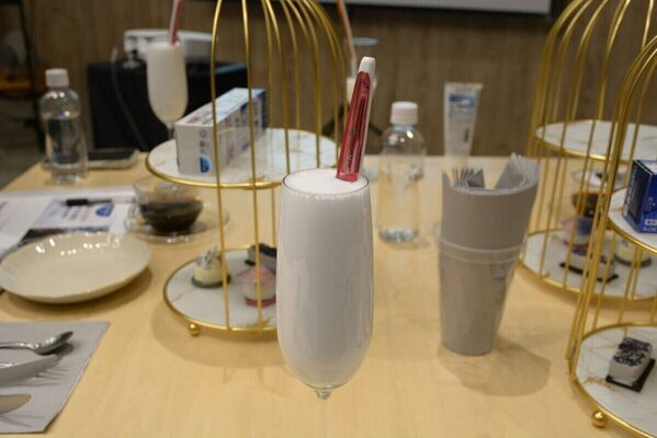 花王の「ピュオーラ 炭酸ハミガキ」に待望の美白ライン「ピュオーラ 炭酸ハミガキ 浮かせる美白」が新登場！ 新商品を早速試してみた
