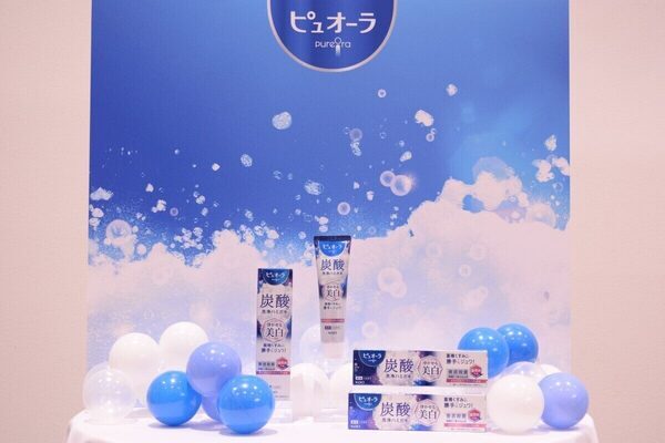 花王の「ピュオーラ 炭酸ハミガキ」に待望の美白ライン「ピュオーラ 炭酸ハミガキ 浮かせる美白」が新登場！ 新商品を早速試してみた