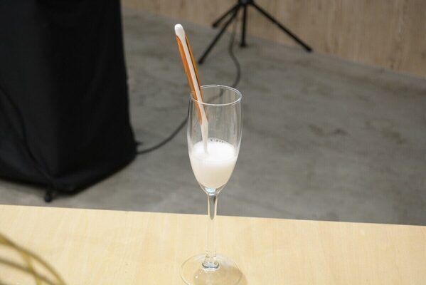 花王の「ピュオーラ 炭酸ハミガキ」に待望の美白ライン「ピュオーラ 炭酸ハミガキ 浮かせる美白」が新登場！ 新商品を早速試してみた