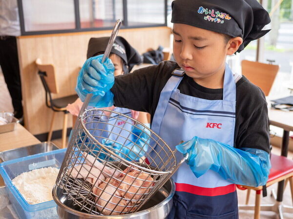 「ここで働いてみたい」小5息子の夢、広がる。ケンタッキーで感動のお仕事体験