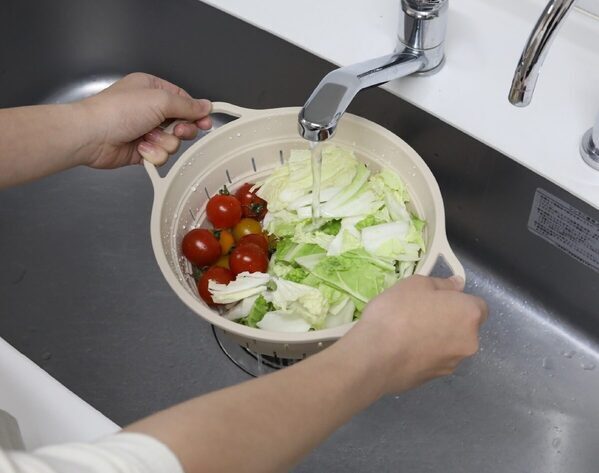 せいろ、憧れて買ったけど…カビと収納で挫折。そんな人こそ試したい“続く”蒸し道具「折り畳めるシリコーン蒸しざる」