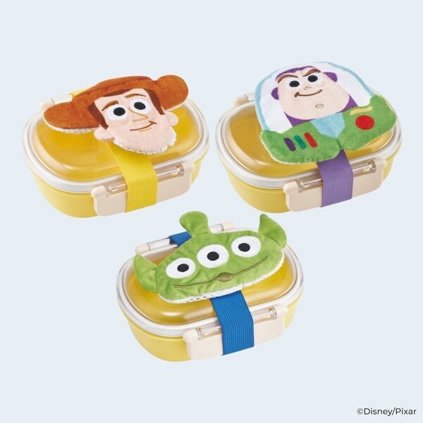 かわいすぎるアイテム見つけた…！留めゴムのマスコット裏が“保冷剤ポケット”！トイ・ストーリーのランチベルト（保冷剤付き）が登場