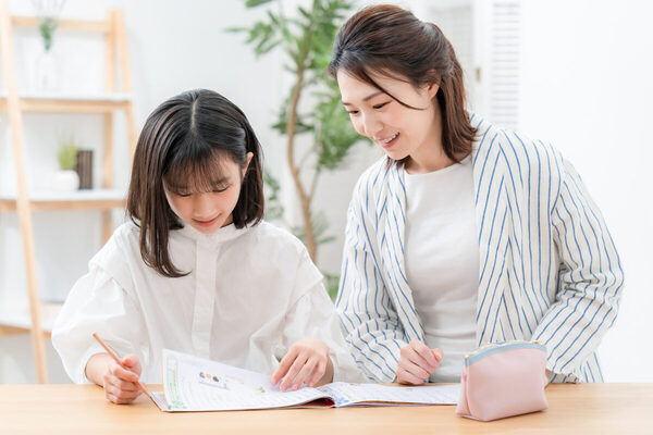 生成AI時代の読書感想文、親はどうサポートする？ AIを使いこなすママですら陥った罠と活用法
