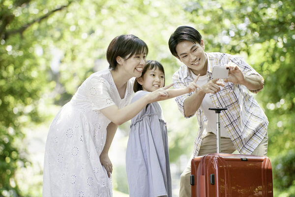 夏休みの旅行・帰省予定、6割が「ある」も、心配なことは？「宿題が進まない」「祖父母宅でお菓子三昧」