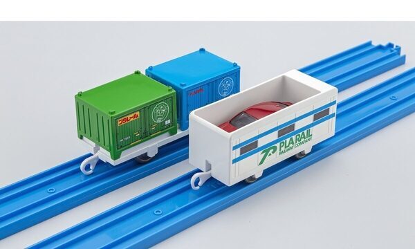 こ...これは！絶対ゲットしたい！ファミマカラーの限定プラレールが当たる！鉄道好きキッズ歓喜の「プラレールくじ」が登場