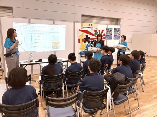 「給料どうですか？」中学生の直球質問に多彩な業種の社会人が本気で向き合う。リアルを伝えるキャリア教育最前線