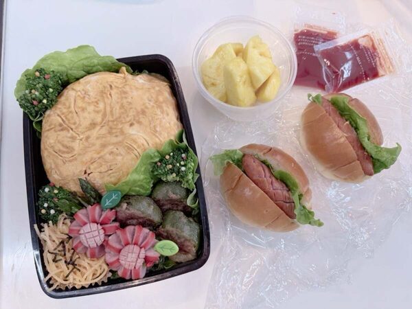 「毎日これ作るの⁉」辻希美さんが高校弁当【月～金】一挙公開！ 朝から揚げもの、手作りシュウマイも…ボリュームがすごすぎる
