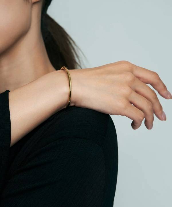 着けるだけで手元がおしゃれ見え。今っぽさが叶うUNITED JEWELSの人気バングル3選