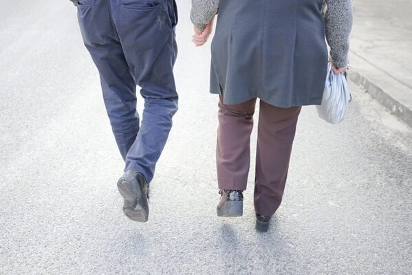 60代で逝った母の四十九日を終えた日に、父から手渡された指輪。本当はもっと母の指で輝くのを見ていたかった