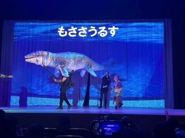 「怖い！」と泣きそうだった3歳がまさかの変化。体験型リアル恐竜ショー「恐竜パーク」に親子で行ってみた