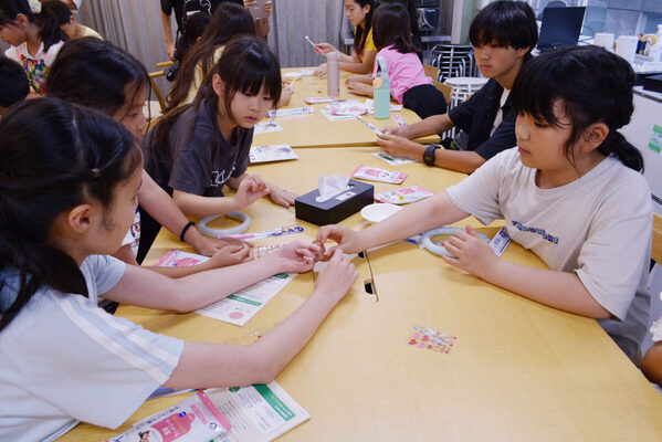 食事をよく噛まない子は「問題行動を起こすリスクが高い」。 専門家が語る、朝食が子どもに与える意外な影響