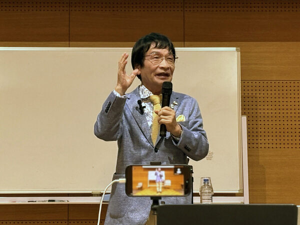 「叱るとは説明すること」尾木ママが伝えたい、子どもの自己肯定感を育てる親の習慣とは？