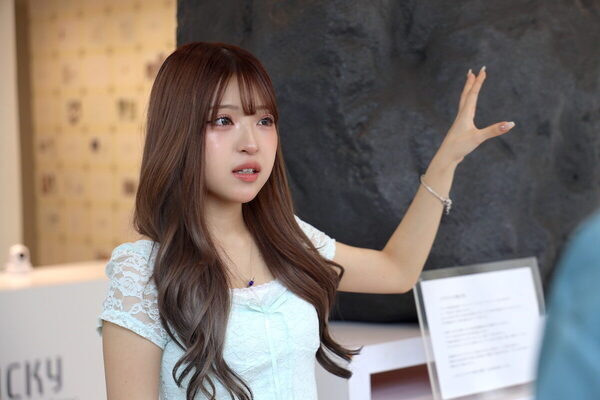 「こんなに大きいのに2グラム？」顕微鏡で仕上げる職人技に驚き！ MINAMIさんが挑戦するジュエリー作りの世界