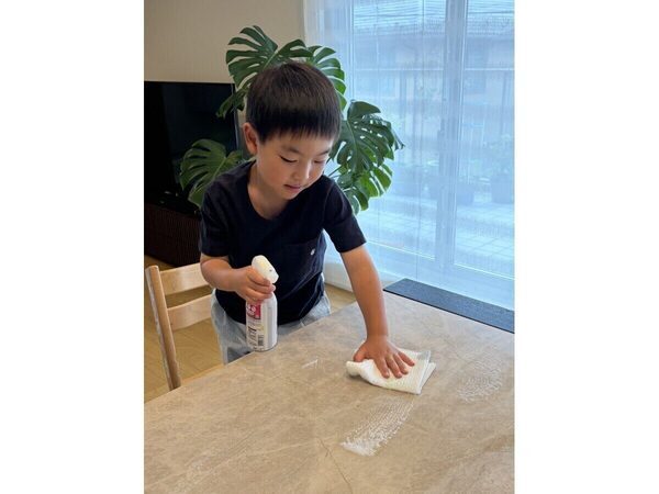 実は「掃除しなさい」はNGだった。教育評論家 親野智可等先生がすすめる、夏休みの「親子大そうじ」が子どもを伸ばす理由