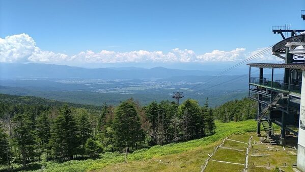 「楽して絶景、何より涼しい」夏こそ行きたい天空ハイキング。標高2600mまで一気に！