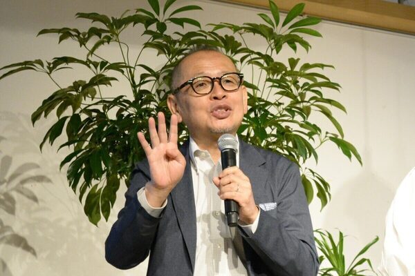 サラダを食べると幸福感が上がることが判明！ 甘いものを食べたときとの“決定的な違い”とは