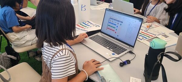 大臣を前に緊張…と思いきや 小4娘が見せた堂々プレゼンにびっくり 霞が関のお仕事体験