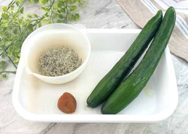 これ、5分以内でできます！見た目も食感も楽しいキュウリの超時短・副菜レシピ【プロの技が詰まってる！】