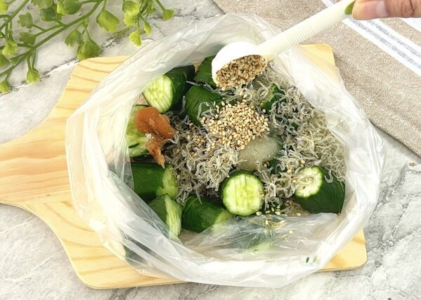 これ、5分以内でできます！見た目も食感も楽しいキュウリの超時短・副菜レシピ【プロの技が詰まってる！】