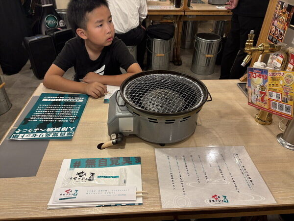 これは認めざるを得ない…焼肉食べて“無自覚臭”を親子で実感 「何度嗅いでもわからない！」