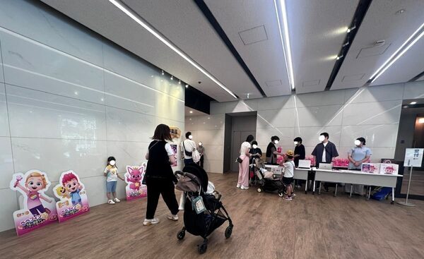 あの『ベイビーシャーク』が映画に！ 会場中の子どもたちが踊りだした『べべフィン』試写会レポ