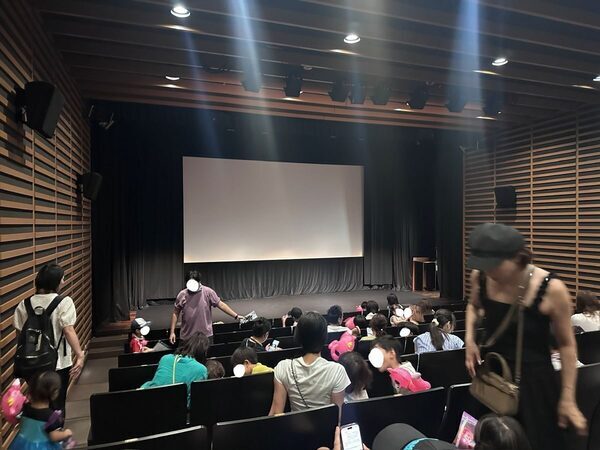 あの『ベイビーシャーク』が映画に！ 会場中の子どもたちが踊りだした『べべフィン』試写会レポ