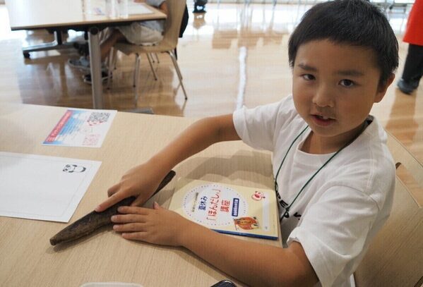 「だから、おいしいんだ！」小5息子が身近なあの商品のヒミツに迫る！ 味の素の「自由研究講座」に親子で夢中