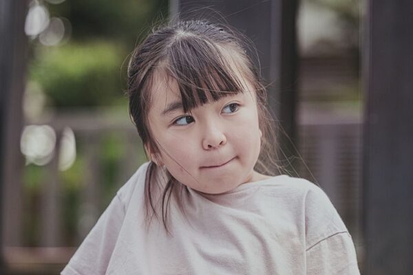 日本の子どもの71％は「今の生活に満足」と回答。それでも9月の子どもに見守りが必要な理由