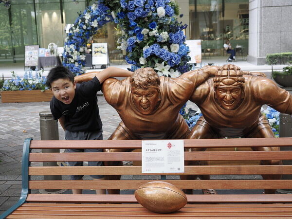 「抹茶っておいしい！」小5息子がオフィス街・丸の内で一服。AIポテチ作りにも挑戦してみた！