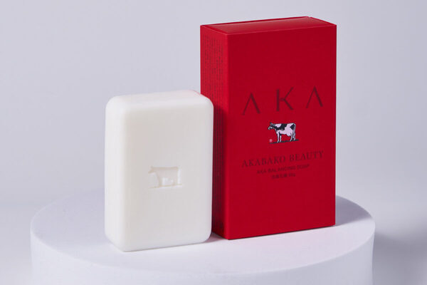 牛乳石鹸から新スキンケアブランド「AKA」誕生！ 美肌の鍵「美肌菌」に着目