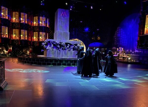 「ここに現れるとは！」小5息子が『死喰い人』と対決。スタジオツアー東京のハロウィンイベントでハリポタ世界にどっぷり♪