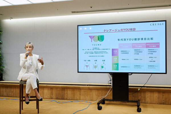 右胸が突然小さくなった…梅宮アンナさんが気付いた乳がんの異変。最初に気づいたのは「しこり」ではなかった