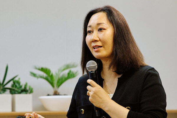 右胸が突然小さくなった…梅宮アンナさんが気付いた乳がんの異変。最初に気づいたのは「しこり」ではなかった