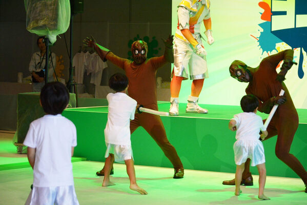 服が汚れても大丈夫！ 子どもたちがインクまみれで挑んだ花王・アタックの体験型イベント「ヨゴレンジャー・パーク」に潜入