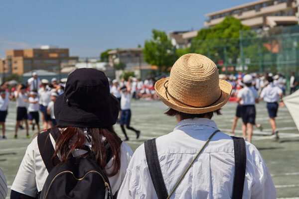 大声で吠える親、よその子の悪口を堂々と言う親…運動会で目撃された「非常識」な親たち