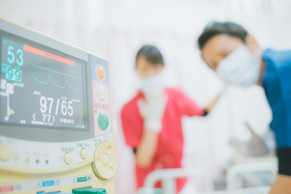 「生きていてくれればいい」昨日まで元気だった娘が突然入院・呼吸停止。生死をさまよう娘に心身は限界、そのとき
