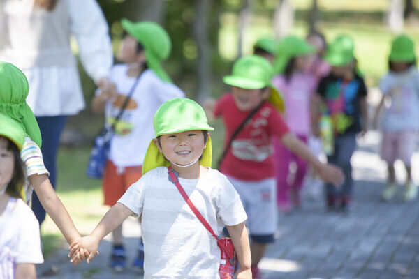 公園の“うんてい”で6歳児が心肺停止。そのとき被っていたのは、子供の命を守るはずのものだった
