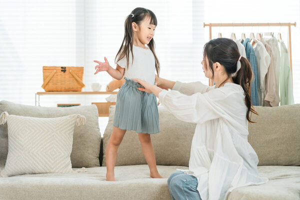 公園の“うんてい”で6歳児が心肺停止。そのとき被っていたのは、子供の命を守るはずのものだった