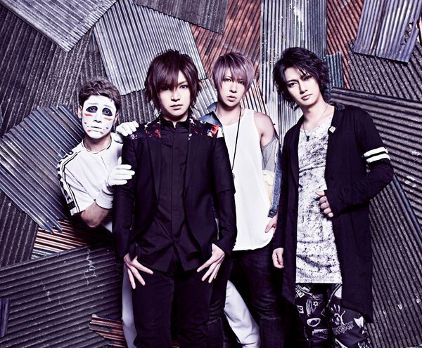 ゴールデンボンバーが横浜アリーナに登場　全国ツアーも終盤戦