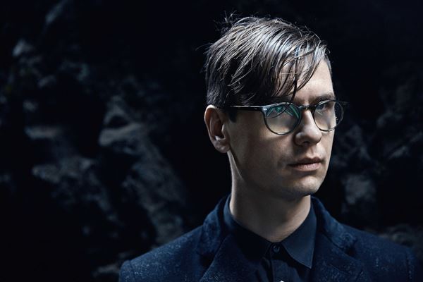 ヴィキングル・オラフソン（ピアニスト）が ＜グラモフォン・アワード2019アーティスト・オブ・ザ・イヤー＞を受賞