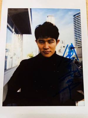 【プレゼント】鈴木亮平 サイン入りチェキを1名様に！