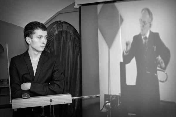 テルミン発明100周年記念　日露合同コンサート 世界最古の電子楽器とは、いったいいかなるものなのか!？